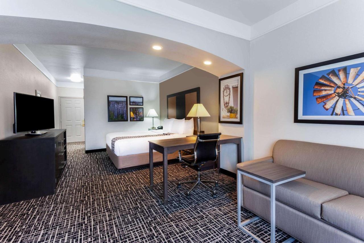 La Quinta By Wyndham Seguin Hotel Kültér fotó